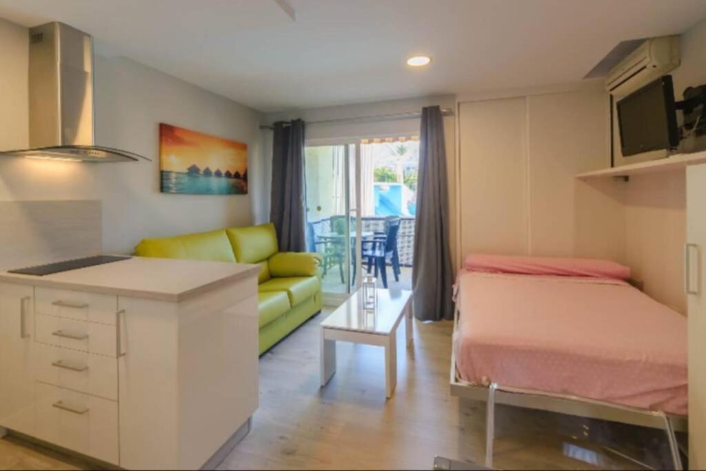 Apartamento 215. Primera línea de playa. Benalmádena Exterior foto
