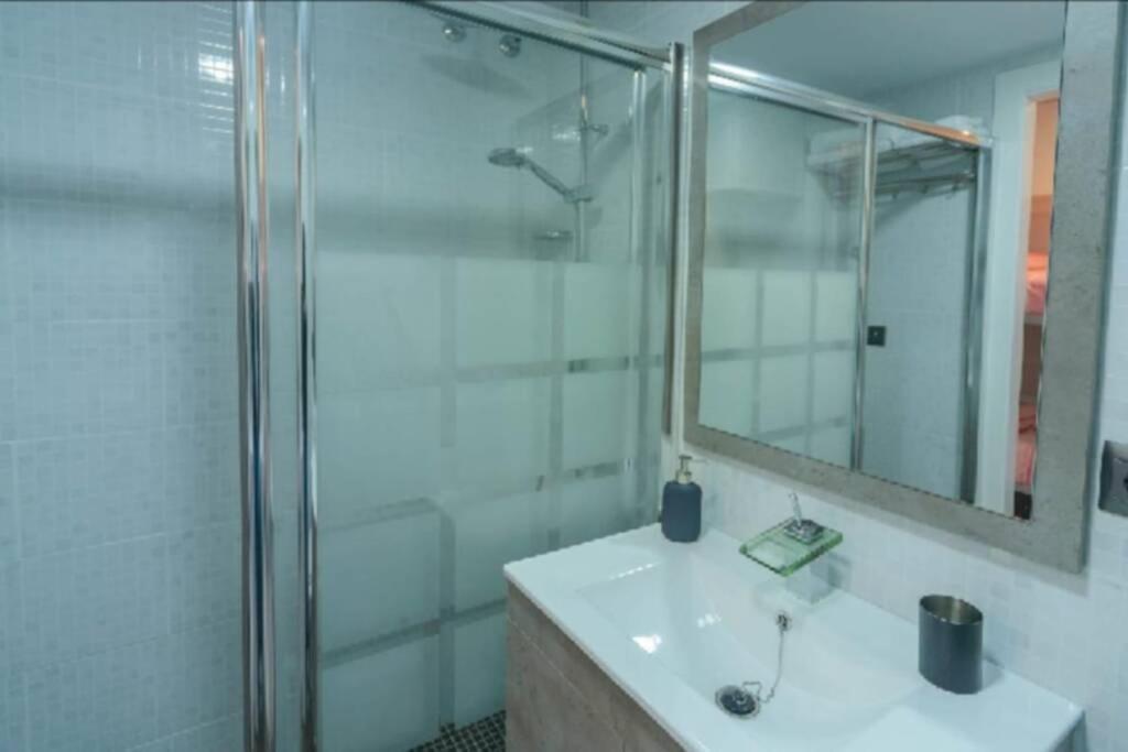 Apartamento 215. Primera línea de playa. Benalmádena Exterior foto